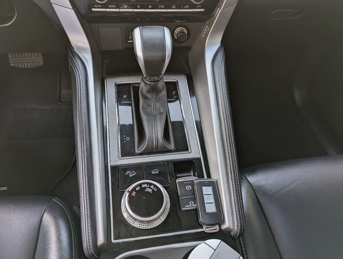 2023 Mitsubishi Montero Sport GLS 4WD Top Line - GCC Specs - Like New!
