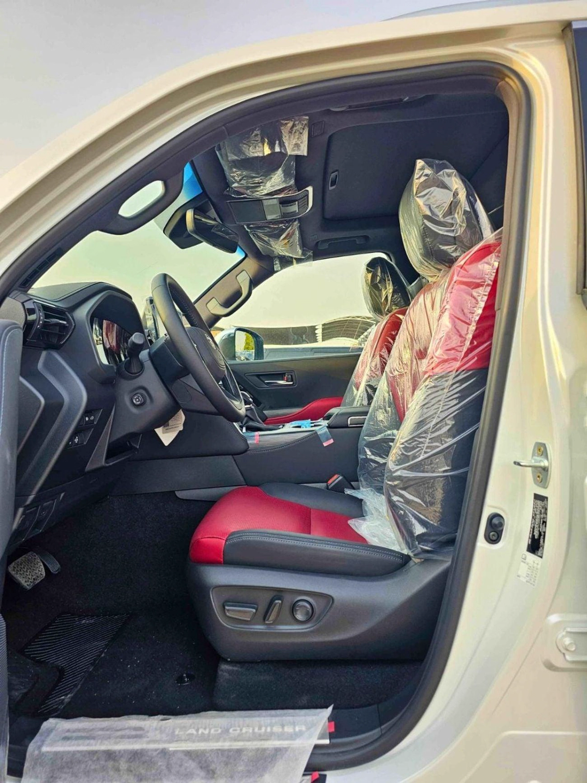 Toyota Land Cruiser VXR TWIN TURBO HYBRID || 3.5L PETROL V6 / RADAR / FULL OPTION (CODE#LC3HVXRH)-9-0