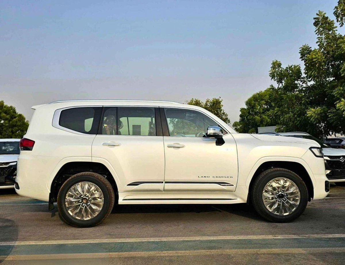 Toyota Land Cruiser VXR TWIN TURBO HYBRID || 3.5L PETROL V6 / RADAR / FULL OPTION (CODE#LC3HVXRH)-1-0