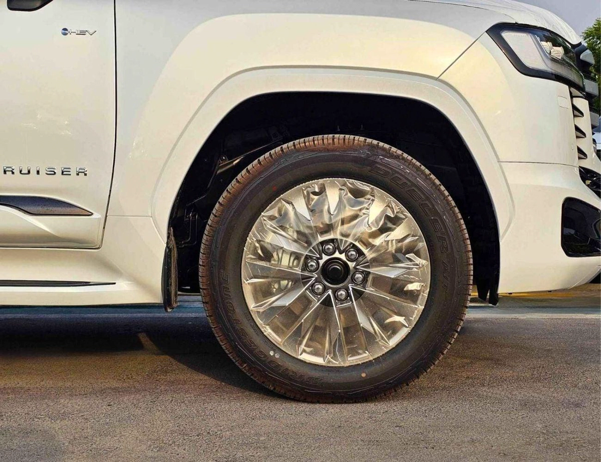 Toyota Land Cruiser VXR TWIN TURBO HYBRID || 3.5L PETROL V6 / RADAR / FULL OPTION (CODE#LC3HVXRH)-8-0