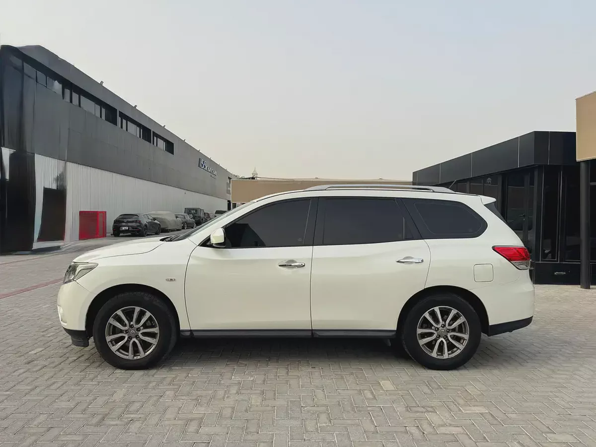 Nissan Pathfinder Platinum 2016 GCC Specs-3-3