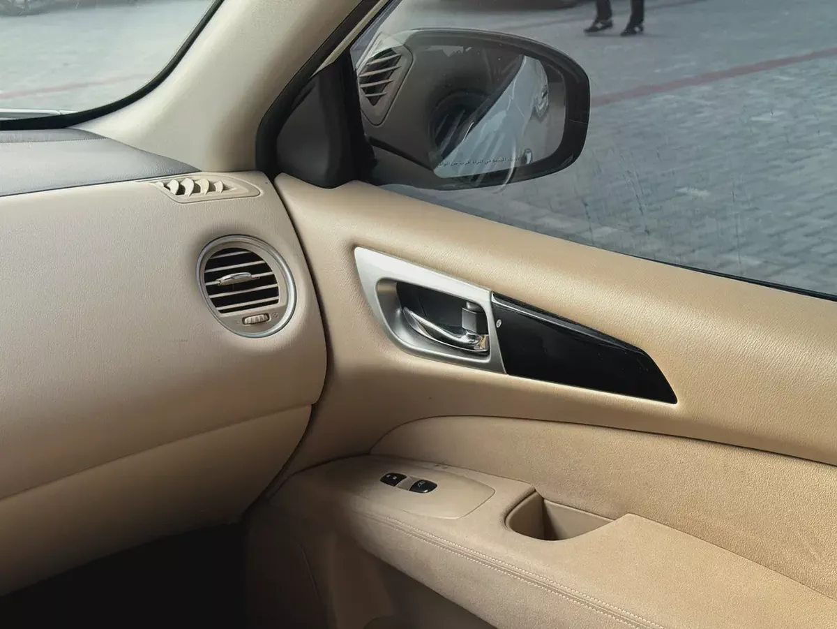 Nissan Pathfinder Platinum 2016 GCC Specs-8-8