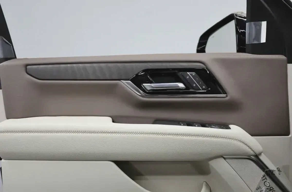 GMC Yukon Denali-9-9