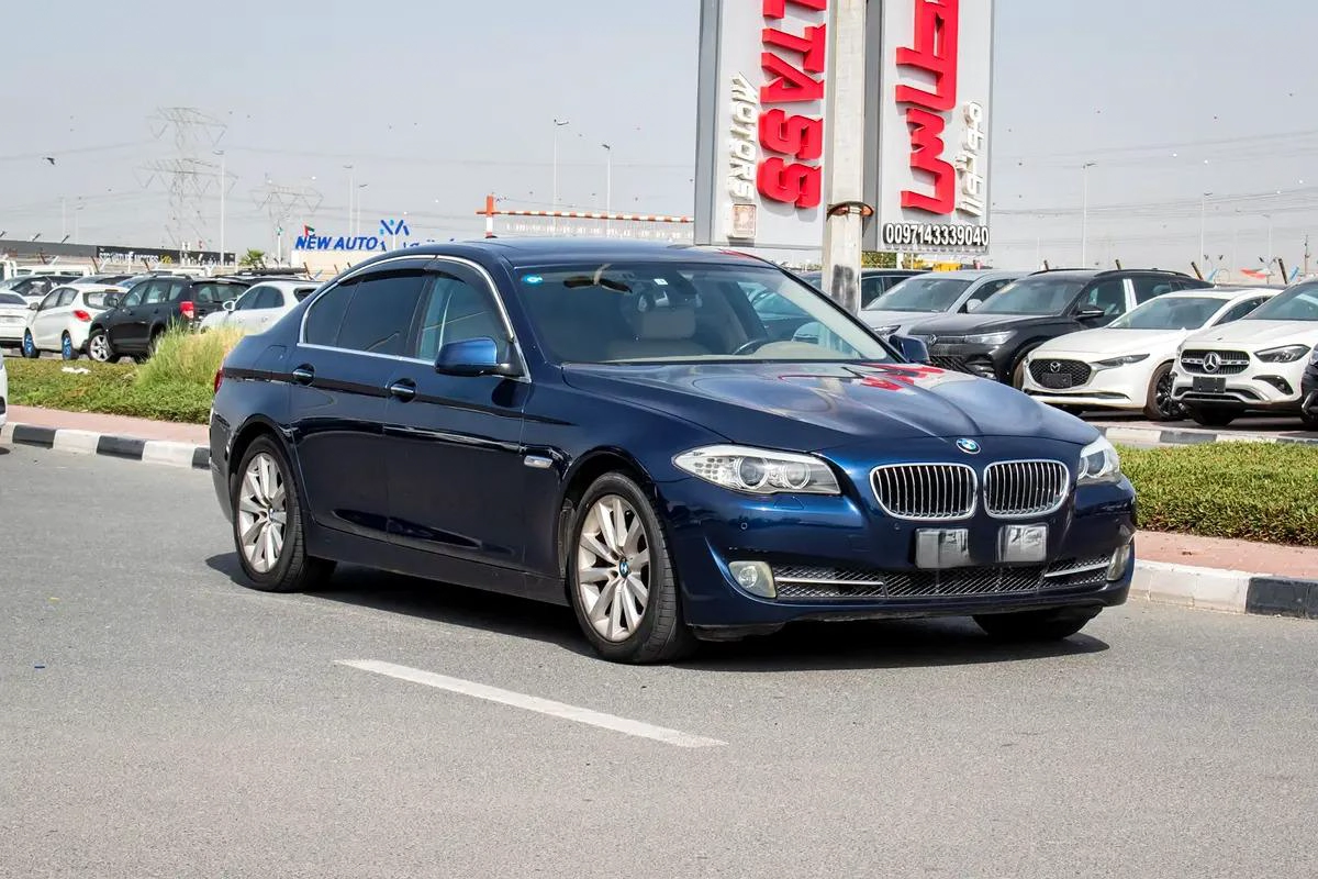 2010 - BMW 528i - IMMACULATE CONDITION - ONLY 102,000 KM DONE-11-11