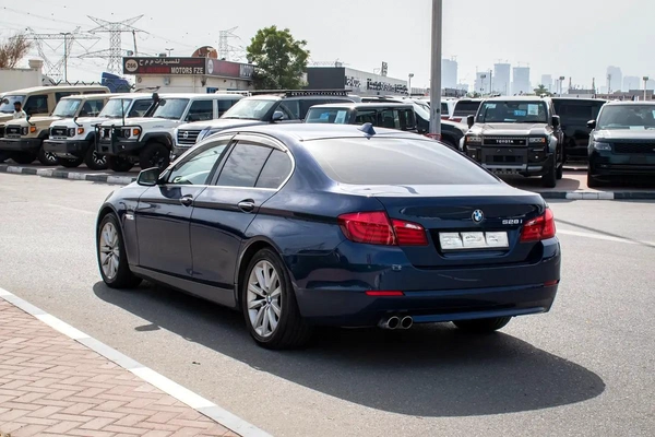 2010 - BMW 528i - IMMACULATE CONDITION - ONLY 102,000 KM DONE