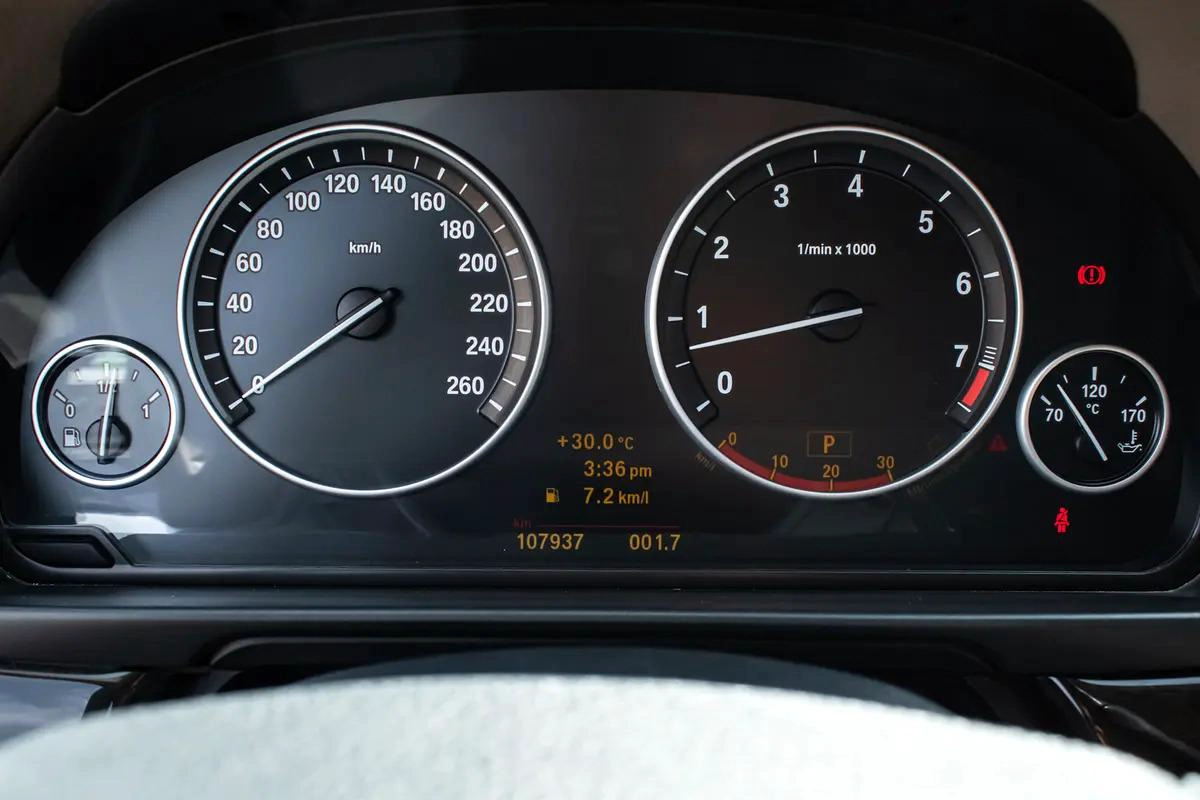 2010 - BMW 528i - IMMACULATE CONDITION - ONLY 102,000 KM DONE-12-12