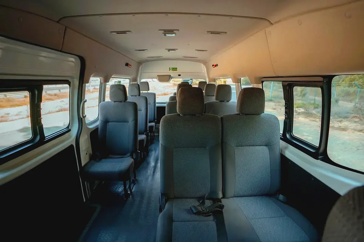 High-Roof 13-Seater Passenger Van | Manual | GCC Specs | Ref#N67836-9-9