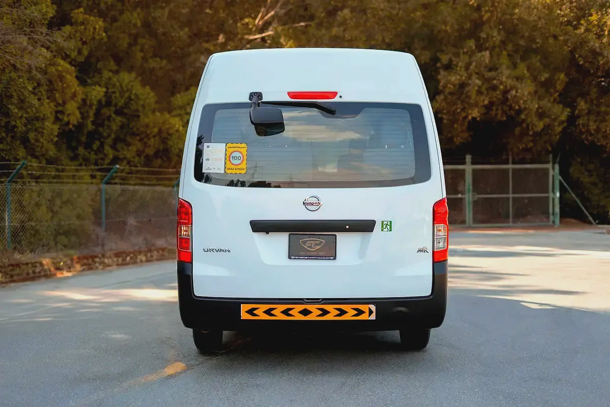 High-Roof 13-Seater Passenger Van | Manual | GCC Specs | Ref#N67836-5-5
