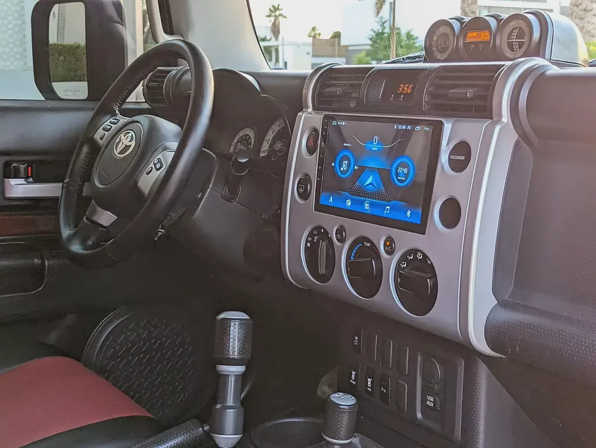 Toyota FJ Cruiser 2011 | GCC Specs | 4.0L V6 | Off-Road Legend | Excellent Condition-13-13