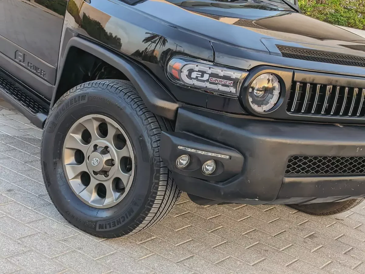 Toyota FJ Cruiser 2011 | GCC Specs | 4.0L V6 | Off-Road Legend | Excellent Condition-17-17