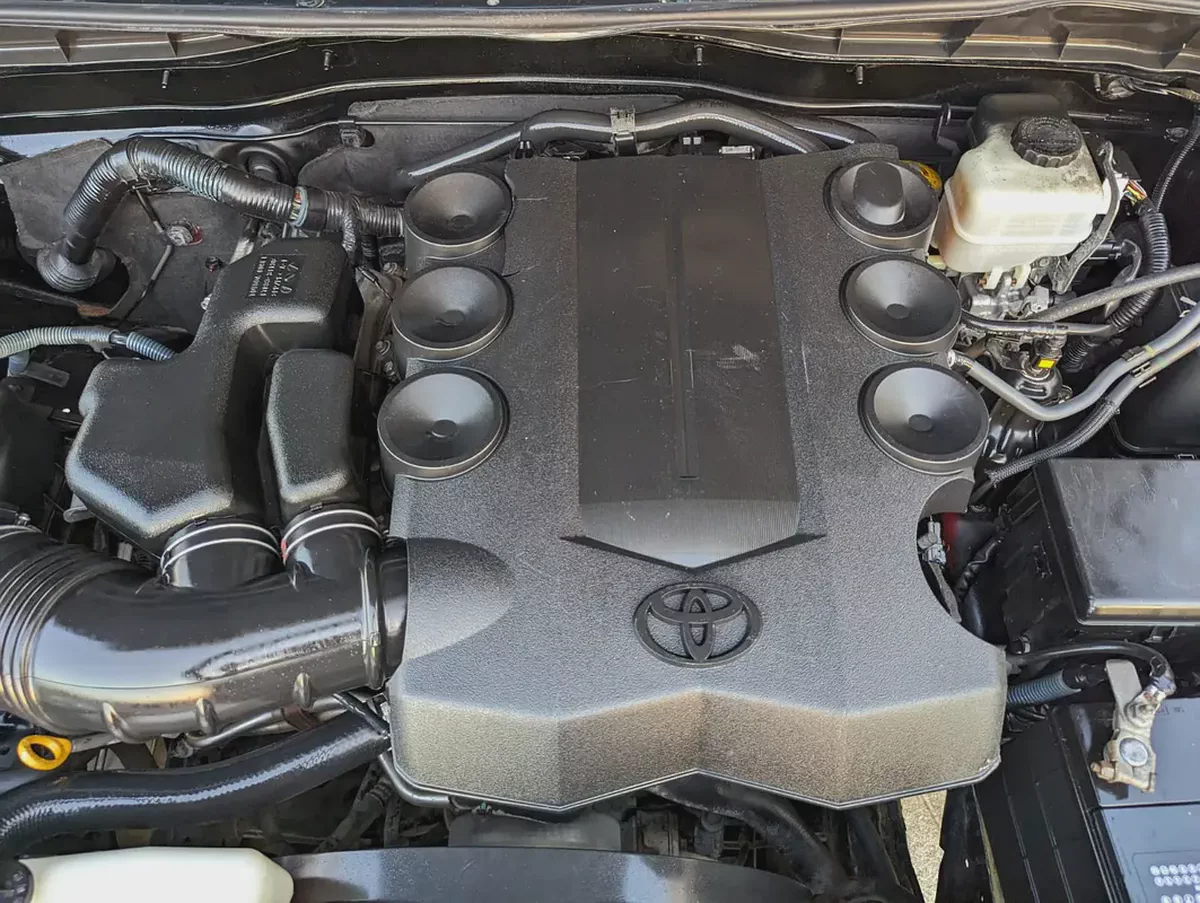 Toyota FJ Cruiser 2011 | GCC Specs | 4.0L V6 | Off-Road Legend | Excellent Condition-19-19