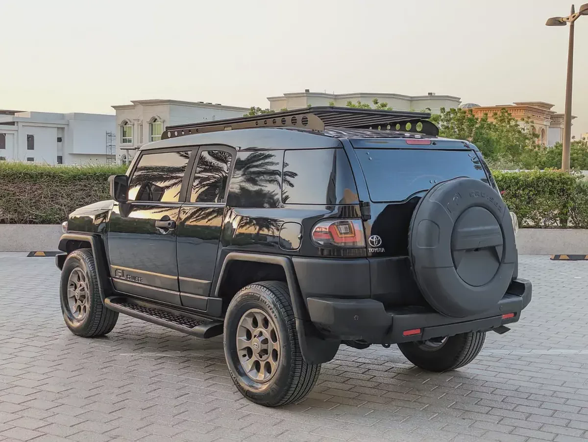 Toyota FJ Cruiser 2011 | GCC Specs | 4.0L V6 | Off-Road Legend | Excellent Condition-3-3
