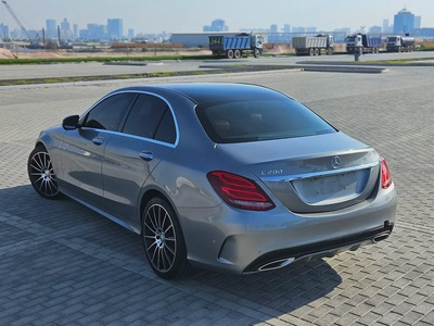 Mercedes Benz C200 GCC 2015 Premium Condition With Low KM Perfect Family Luxury Sedan-14