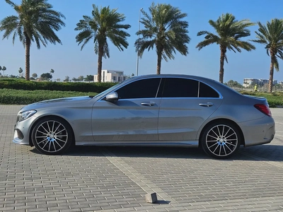 Mercedes Benz C200 GCC 2015 Premium Condition With Low KM Perfect Family Luxury Sedan-19
