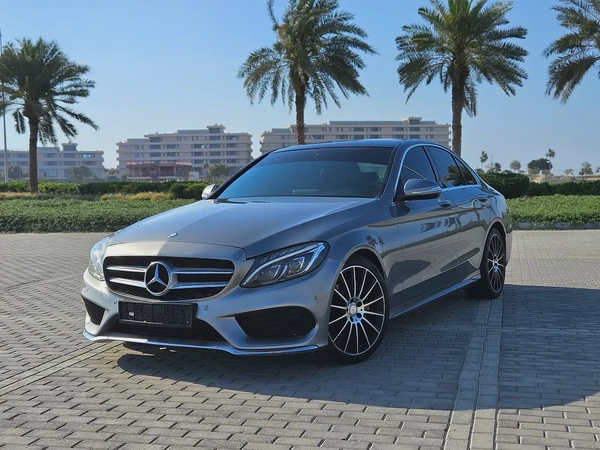 Mercedes Benz C200 GCC 2015 Premium Condition With Low KM Perfect Family Luxury Sedan