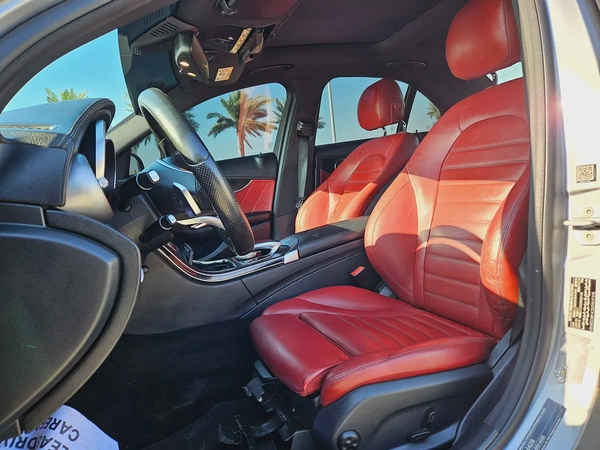 Mercedes Benz C200 GCC 2015 Premium Condition With Low KM Perfect Family Luxury Sedan
