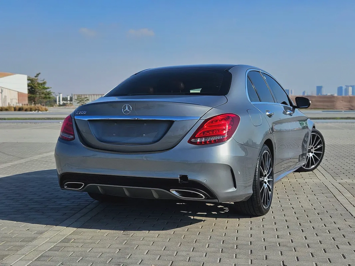 Mercedes Benz C200 GCC 2015 Premium Condition With Low KM Perfect Family Luxury Sedan-17-17