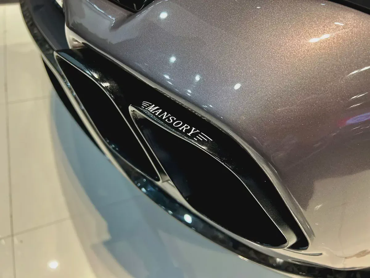 ROLLS ROYCE CULLINAN BLACK BADGE / 2021 / 34,348KMs ONLY / STARLIGHTS / MANSORY PACKAGE-12-12