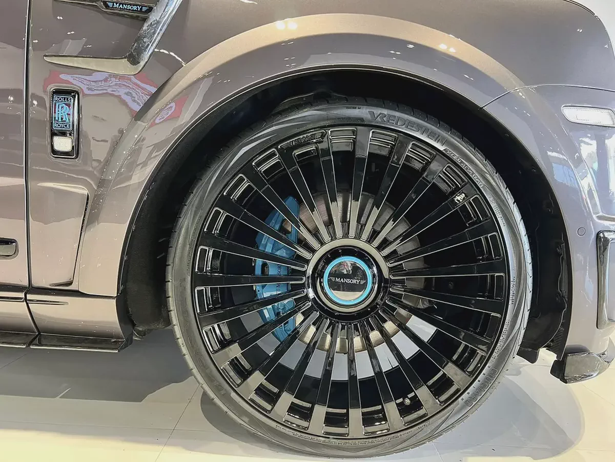 ROLLS ROYCE CULLINAN BLACK BADGE / 2021 / 34,348KMs ONLY / STARLIGHTS / MANSORY PACKAGE-13-13