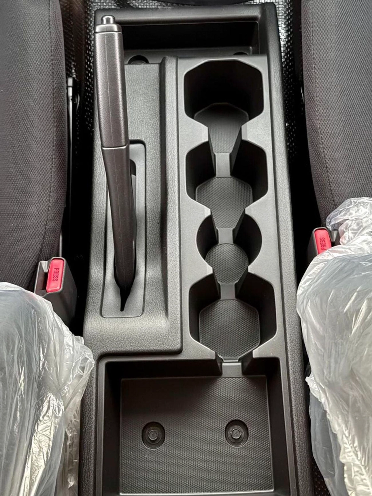 Mitsubishi L200 L200 PETROL 2.4L  4×4   2026 available all colour-23-0