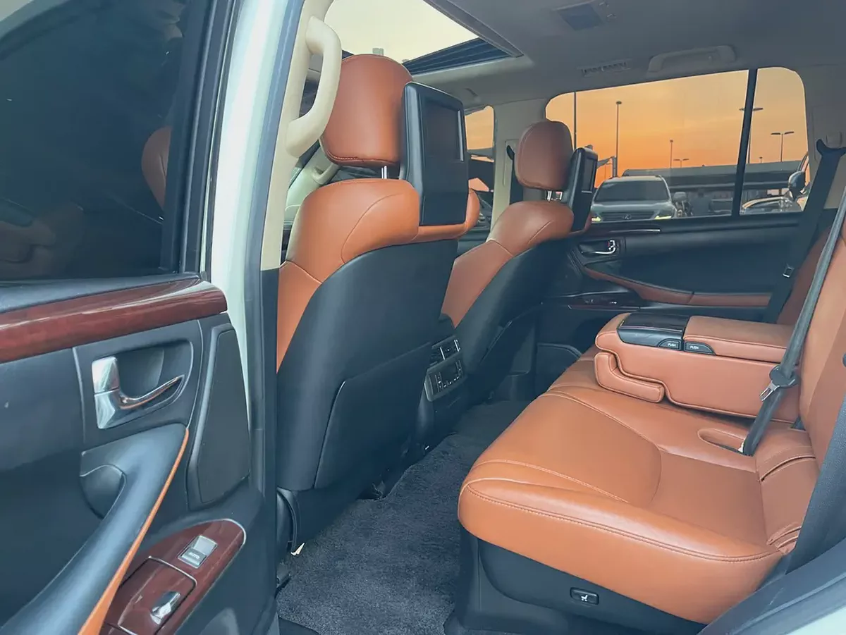 لكزس LX570 ابيضLexus LX 570 Sport 2014 | GCC Specs | Excellent Condition-11-11