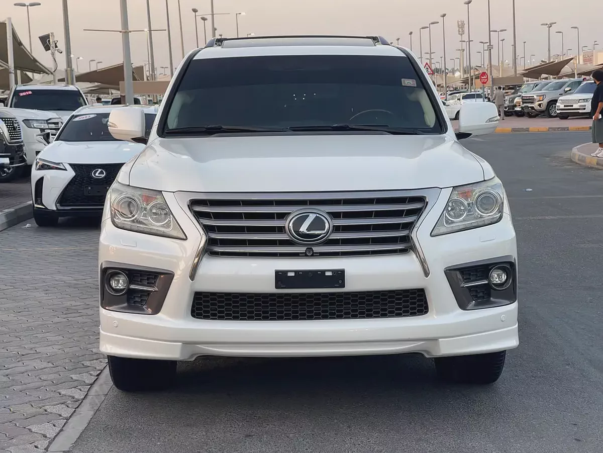 لكزس LX570 ابيضLexus LX 570 Sport 2014 | GCC Specs | Excellent Condition