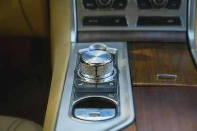 JAGUAR XF LUXURY 2013!! GCC SPECS!! FULL SERVICE HISTORY FROM AL TAYER-8
