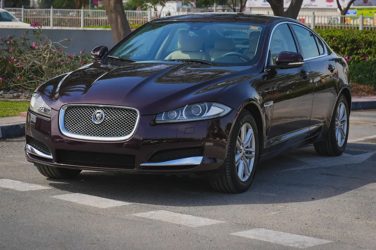 JAGUAR XF LUXURY 2013!! GCC SPECS!! FULL SERVICE HISTORY FROM AL TAYER-2-2