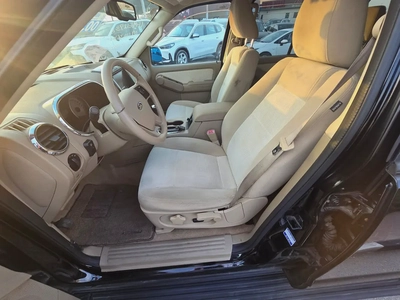 EXTRA CLEAN EXPLORER V6 7 SEATER  FRESH JAPAN IMPORTED-6