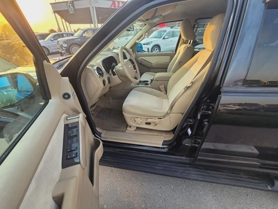 EXTRA CLEAN EXPLORER V6 7 SEATER  FRESH JAPAN IMPORTED-7