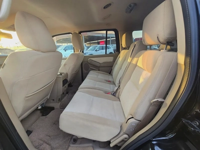 EXTRA CLEAN EXPLORER V6 7 SEATER  FRESH JAPAN IMPORTED-9