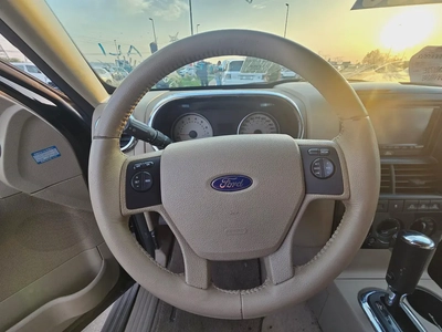 EXTRA CLEAN EXPLORER V6 7 SEATER  FRESH JAPAN IMPORTED-11