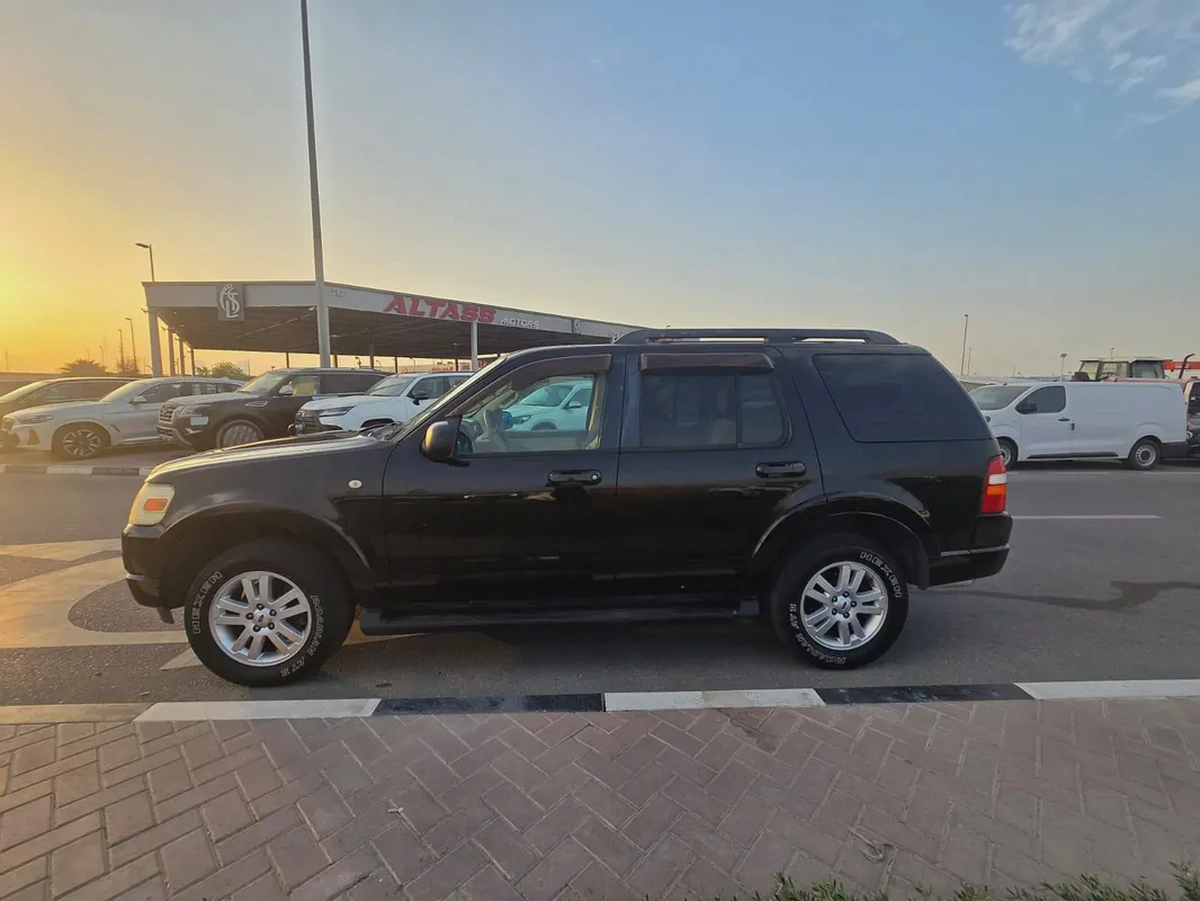 EXTRA CLEAN EXPLORER V6 7 SEATER  FRESH JAPAN IMPORTED-5-5