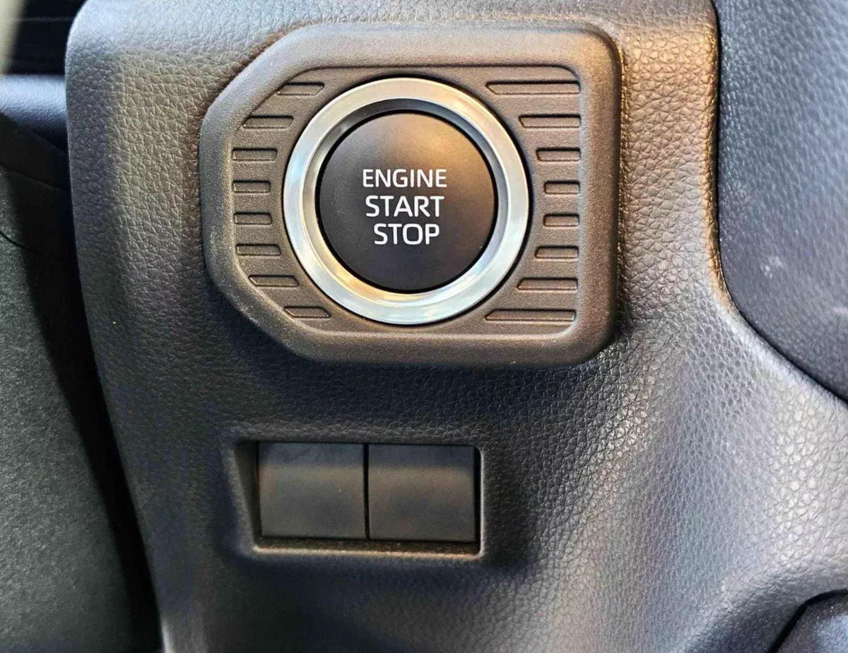 Toyota Prado TXR TOYOTA PRADO URBAN ROUND LIGHTS FABRIC SEATS SMALL DVD BASIC E OM PETROL AT 2.4L V4 4WD (CODE # P24U-23-0