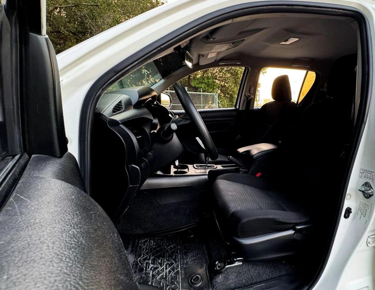 Toyota Hilux GLX Automatic | 2.7 L | 2020 | GCC | Accident-Free | In Excellent Condition | 1092 P.M-5-5