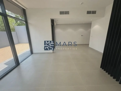 | BRAND NEW | 3 BEDROOM END UNIT | PRIME LOCATION |-11