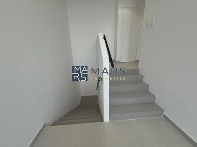 | BRAND NEW | 3 BEDROOM END UNIT | PRIME LOCATION |-12