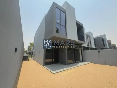 | BRAND NEW | 3 BEDROOM END UNIT | PRIME LOCATION |-15