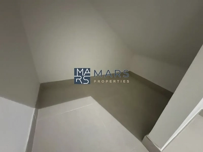 | BRAND NEW | 3 BEDROOM END UNIT | PRIME LOCATION |-18