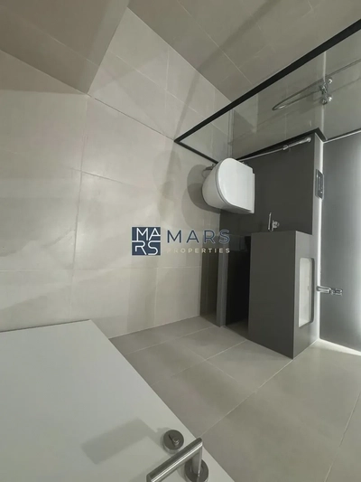 | BRAND NEW | 3 BEDROOM END UNIT | PRIME LOCATION |-1