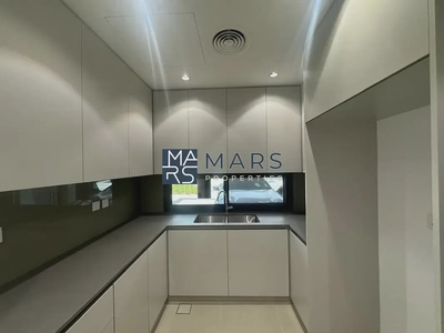 | BRAND NEW | 3 BEDROOM END UNIT | PRIME LOCATION |-22
