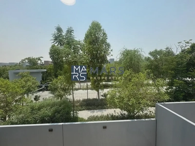 | BRAND NEW | 3 BEDROOM END UNIT | PRIME LOCATION |-3