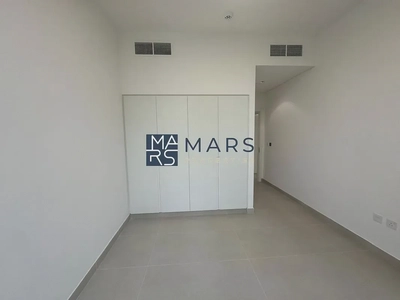 | BRAND NEW | 3 BEDROOM END UNIT | PRIME LOCATION |-4