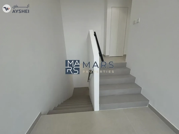 | BRAND NEW | 3 BEDROOM END UNIT | PRIME LOCATION |