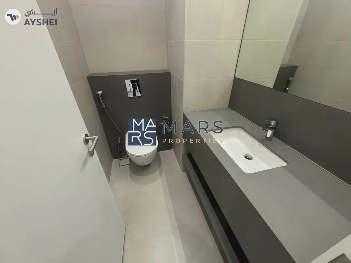 | BRAND NEW | 3 BEDROOM END UNIT | PRIME LOCATION |-16-16