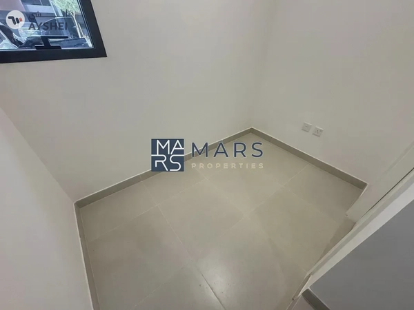| BRAND NEW | 3 BEDROOM END UNIT | PRIME LOCATION |