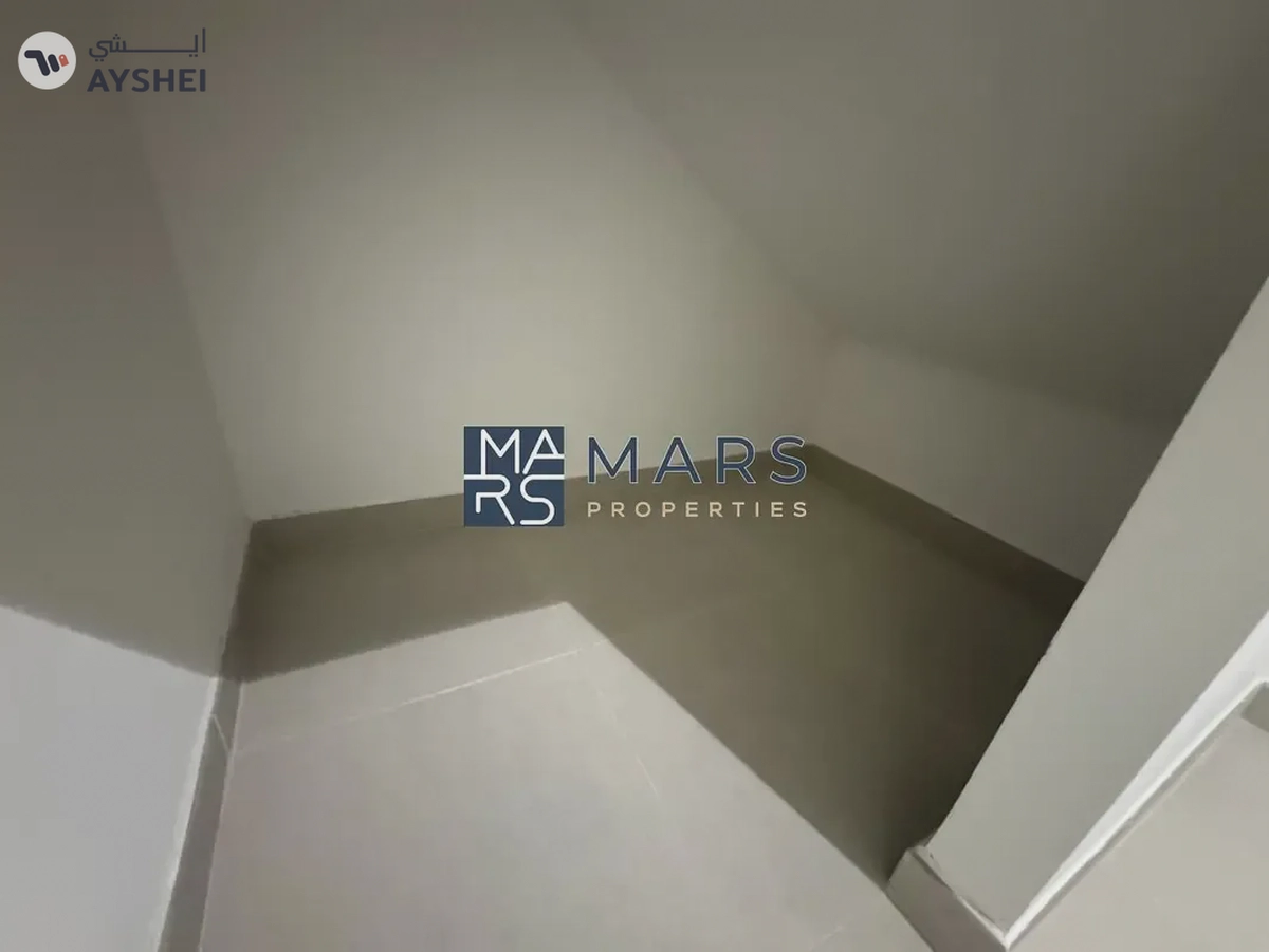 | BRAND NEW | 3 BEDROOM END UNIT | PRIME LOCATION |-18-18