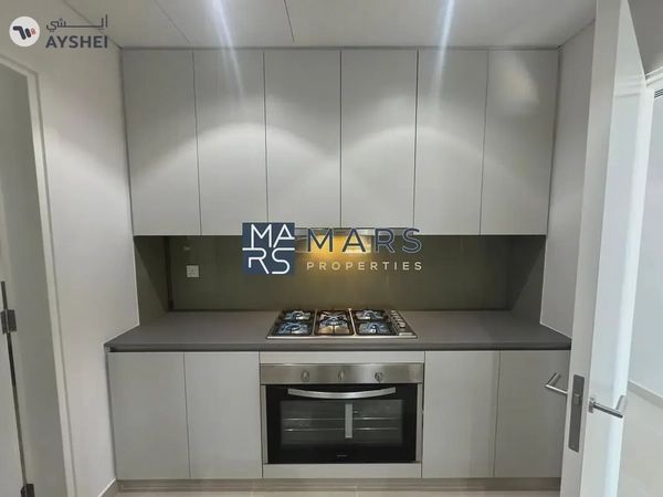 | BRAND NEW | 3 BEDROOM END UNIT | PRIME LOCATION |