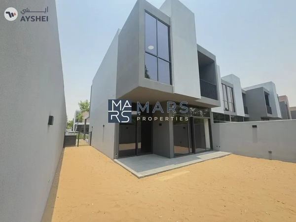 | BRAND NEW | 3 BEDROOM END UNIT | PRIME LOCATION |