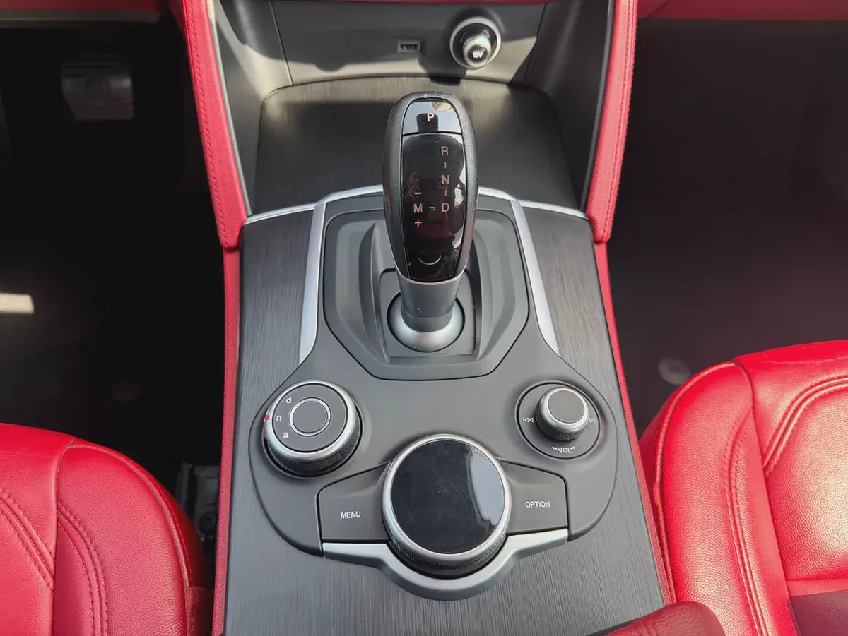 2019 Pristine Alfa Romeo Stelvio S | GCC Specs-9-9